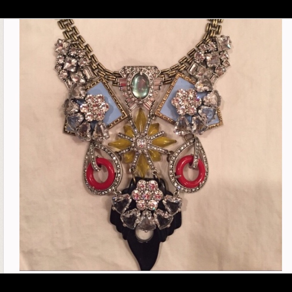Statement necklace